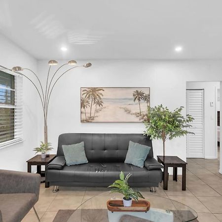 2 Bedroom House Minutes From Beach And Casino Db1 Dania Beach Buitenkant foto