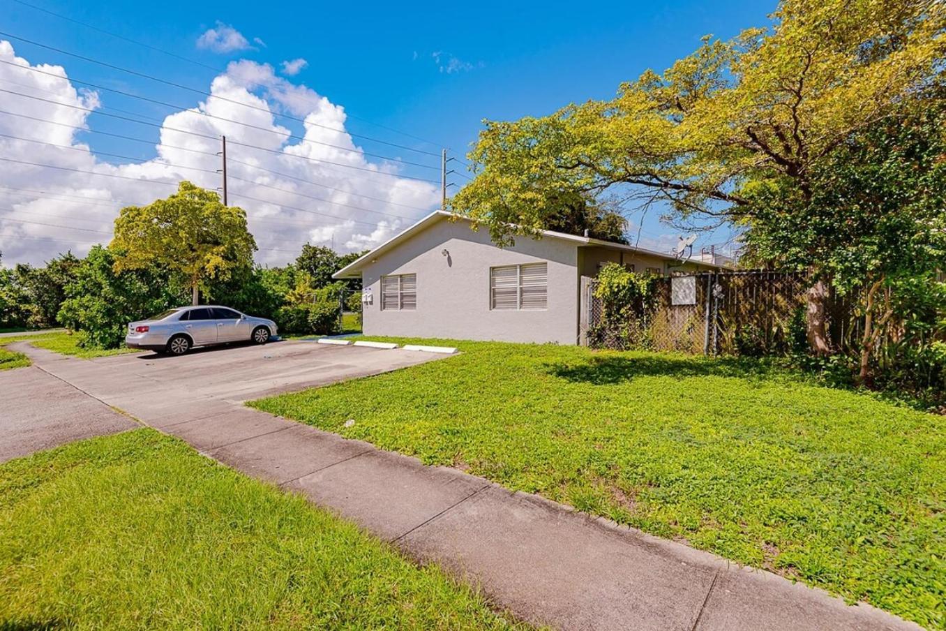 2 Bedroom House Minutes From Beach And Casino Db1 Dania Beach Buitenkant foto